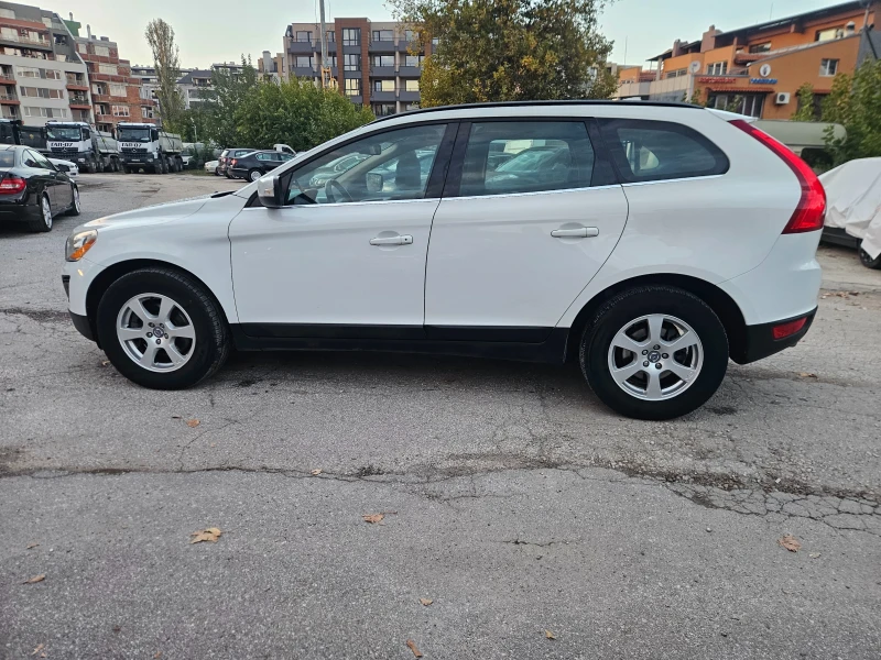 Volvo XC60 2.4 D3, снимка 4 - Автомобили и джипове - 52588376