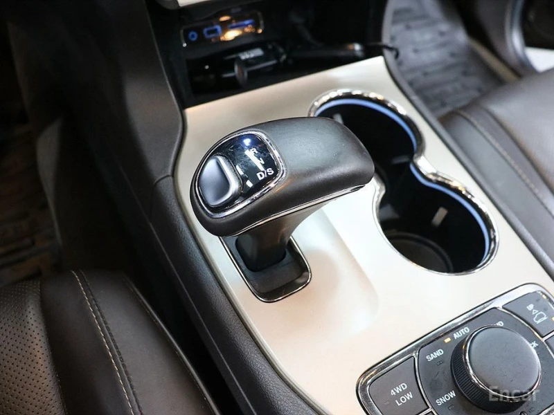 Jeep Grand cherokee, снимка 8 - Автомобили и джипове - 52819459