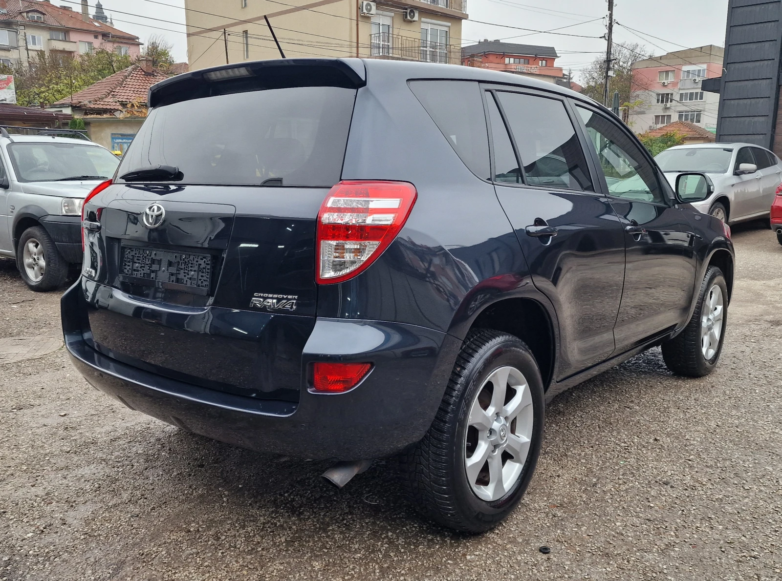 Toyota Rav4 2.2D4D* facelift* Кожа* Парктроник* Зимни гуми - изображение 5