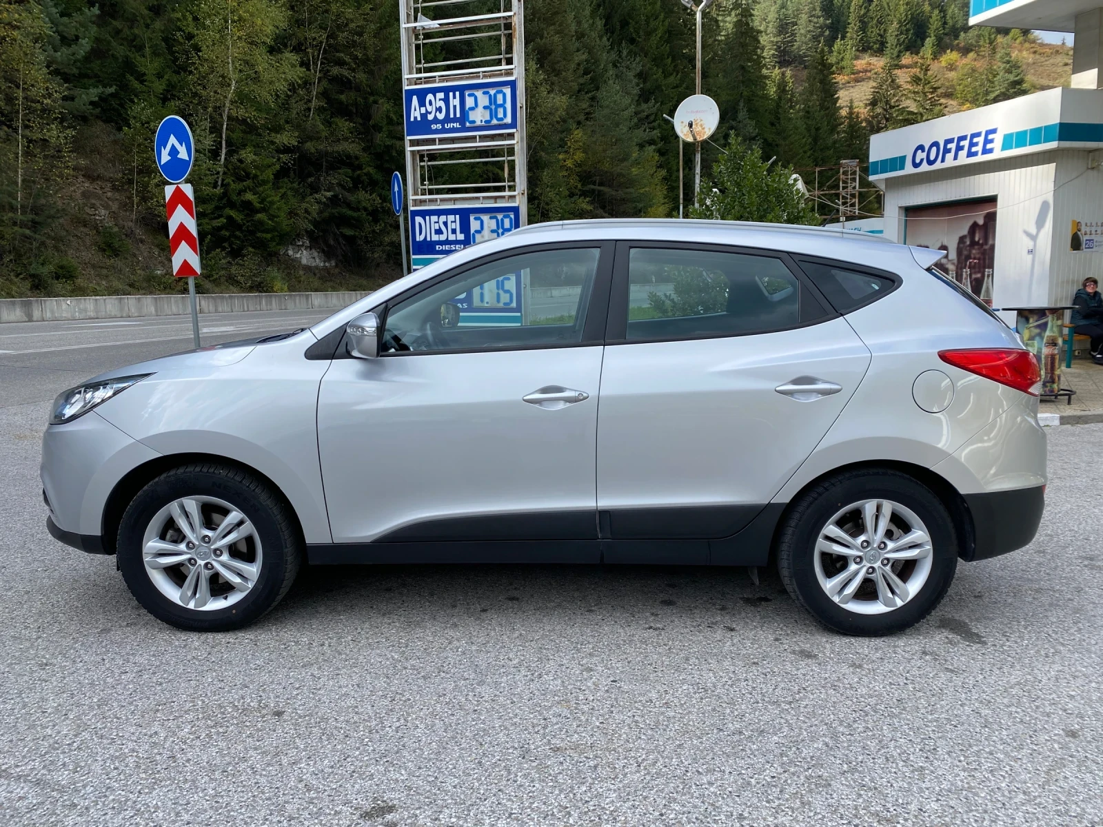 Hyundai IX35 2.0i* 163кс* ГАЗ.ИНЖ* ИТАЛИЯ* ДОБРИ ГУМИ*  - изображение 2