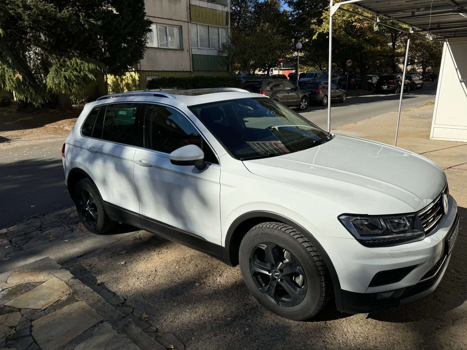 VW Tiguan High Line - изображение 3