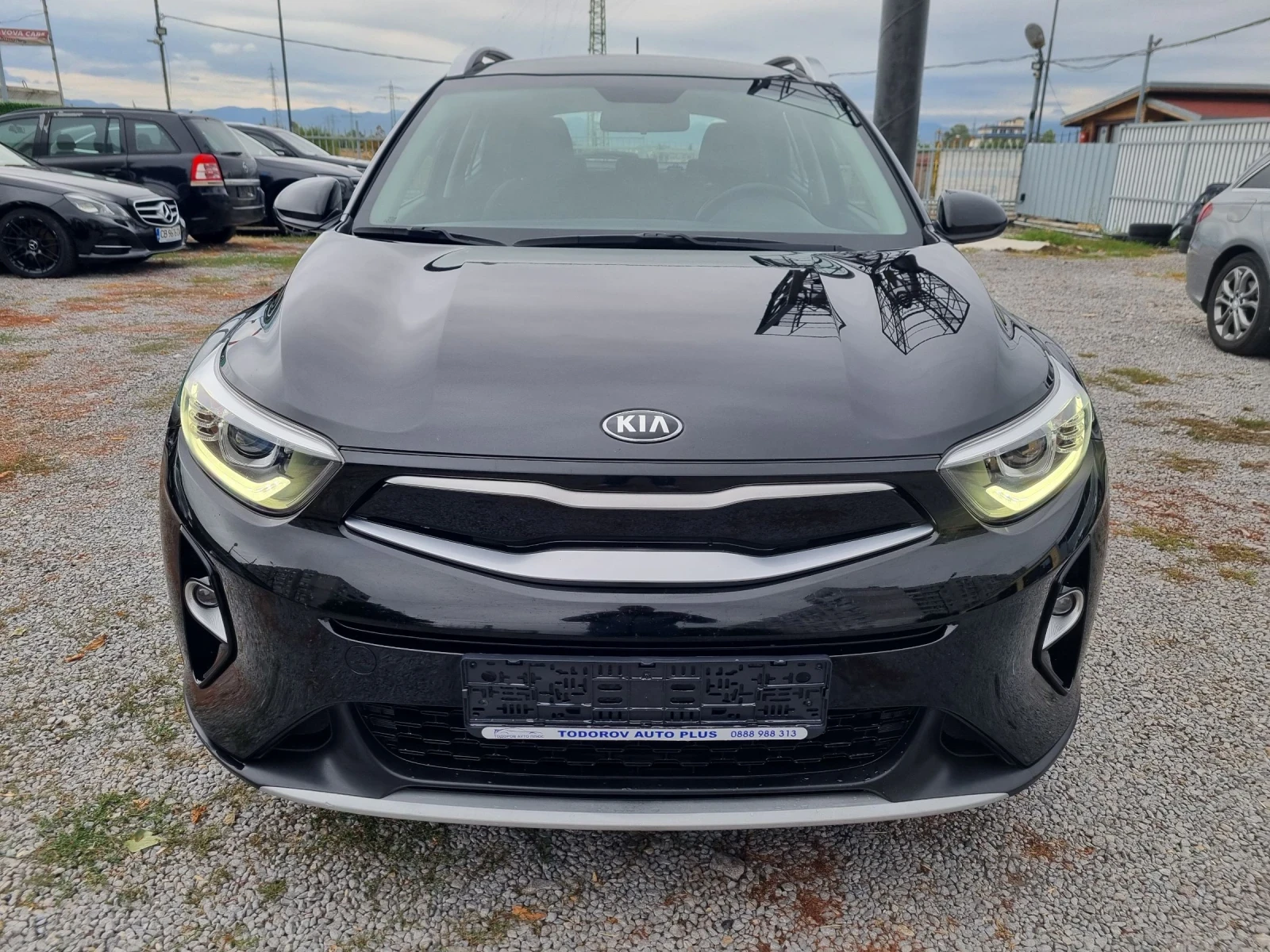 Kia Stonic 1.4 LPG 100kc.* CARPLAY * Камера* Сервизна история - изображение 2