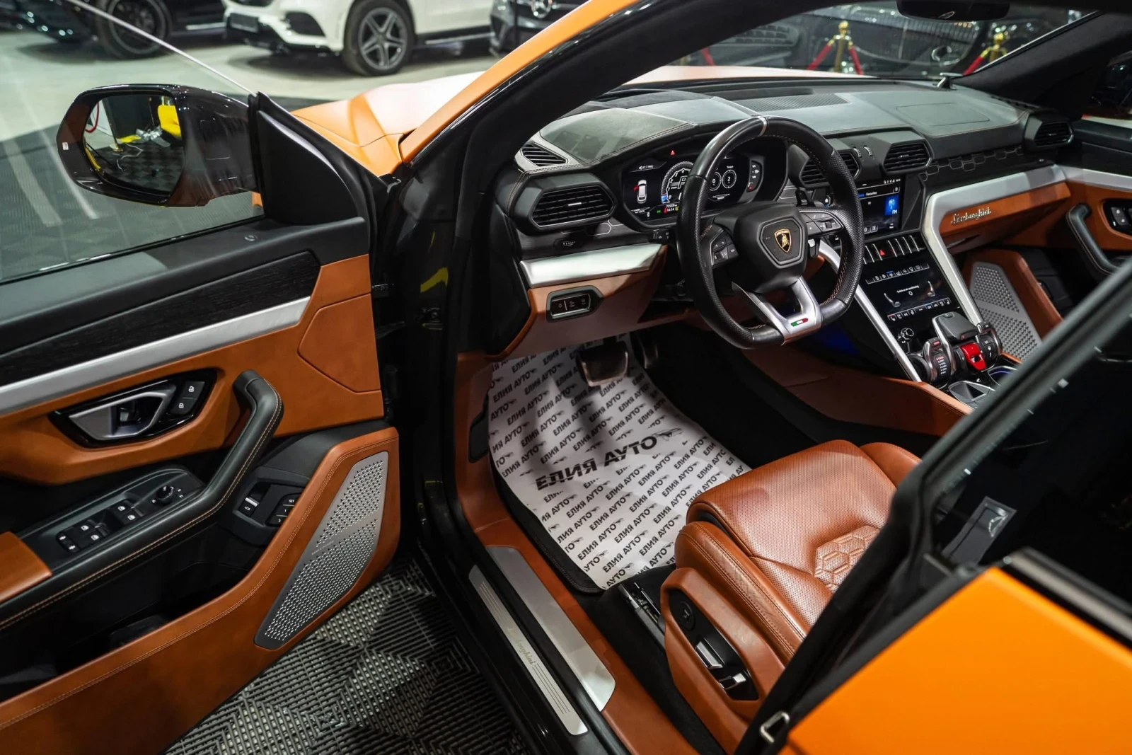 Lamborghini Urus 4.0 V8 CARBON CERAMIC ���� B&O ������ 100% | Mobile.bg � ����������� 11