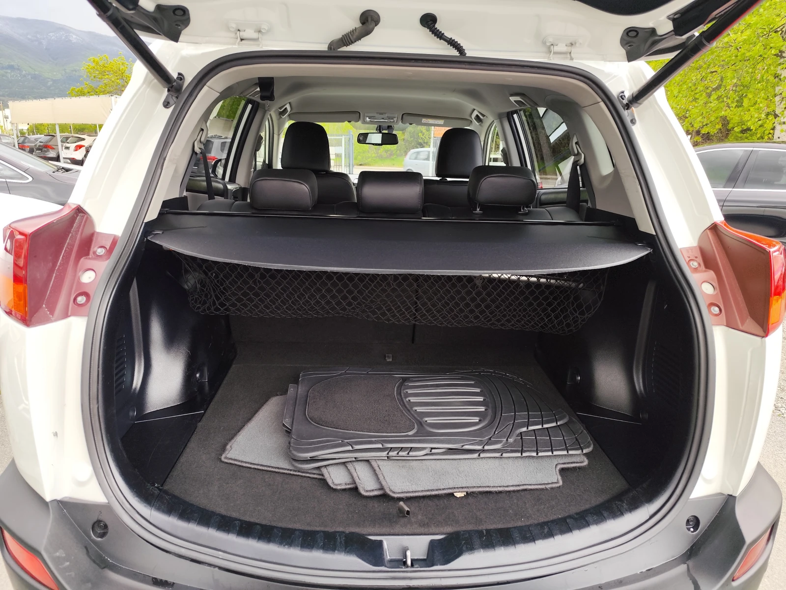 Toyota Rav4 2.0i* 4X4* LED* ���������* NAVI* EURO5B* KO�� | Mobile.bg � ����������� 13