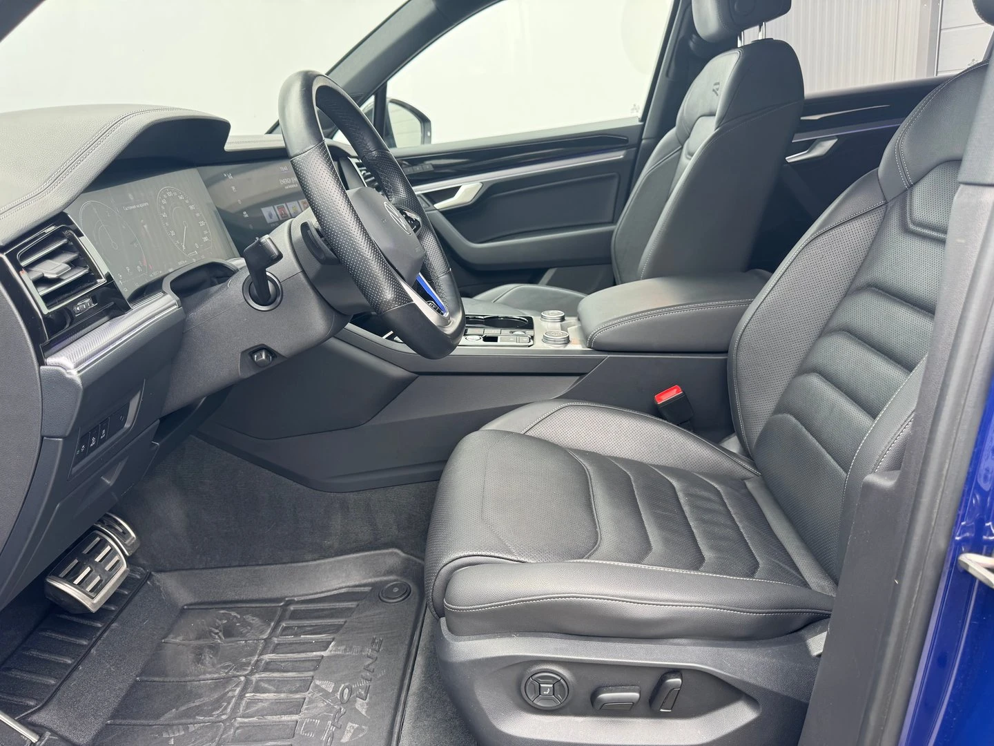 VW Touareg, снимка 5 - Автомобили и джипове - 56120020