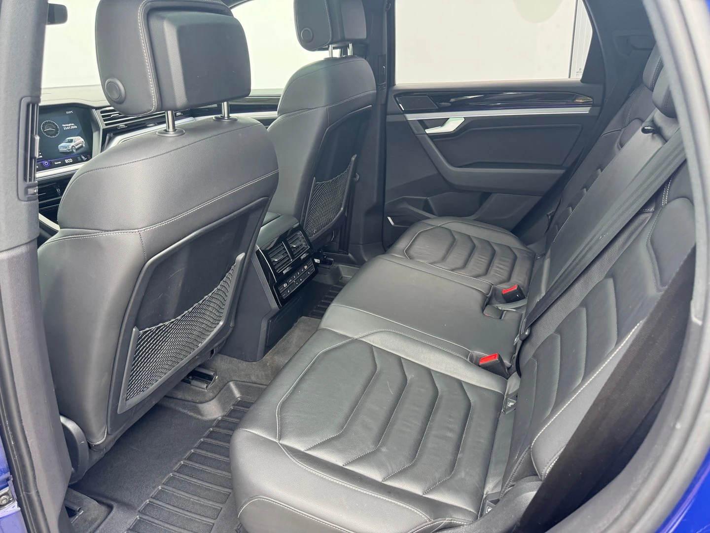 VW Touareg, снимка 9 - Автомобили и джипове - 56120020