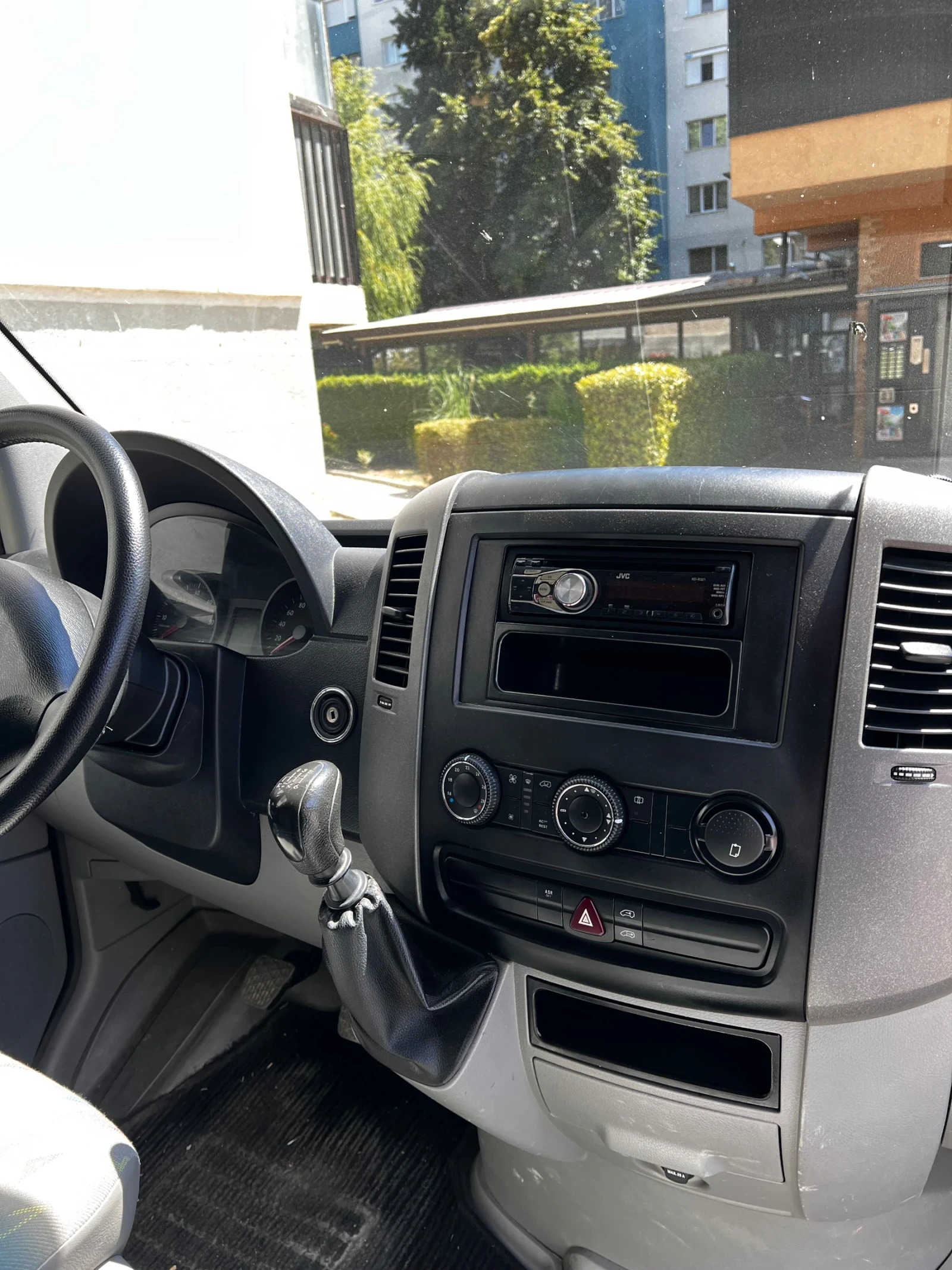 VW Crafter 2.5 TDI товарен - изображение 7