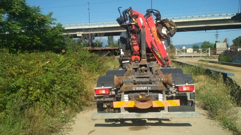 Volvo F мултилифт с кран и грайфер за скрап, снимка 3 - Камиони - 37405975