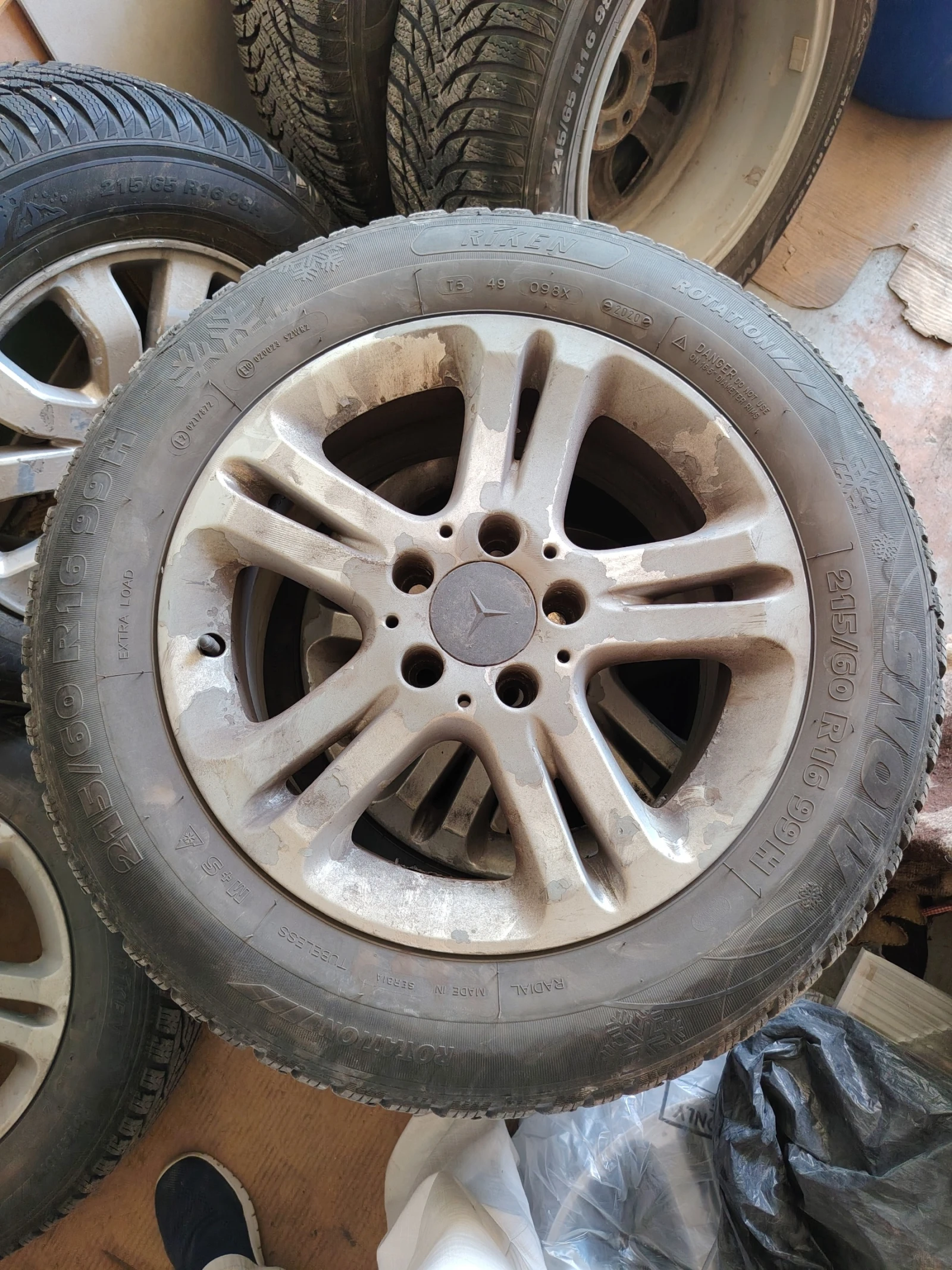 ���� � ������ 215/60R16 | Mobile.bg � ����������� 4