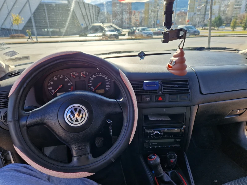 VW Golf 1.8 125 к.с. газ/бензин + 4 джанти със зимни гуми, снимка 9 - Автомобили и джипове - 48292706