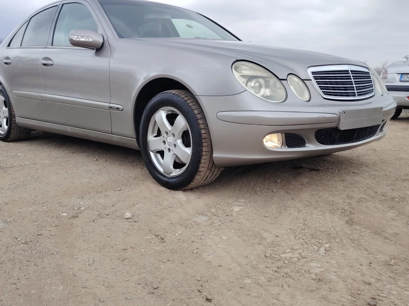 Mercedes-Benz E 220 2.2CDI, снимка 4 - Автомобили и джипове - 49464499