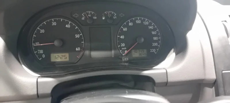 VW Polo 1.3, снимка 8 - Автомобили и джипове - 52250197