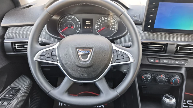 Dacia Sandero 1.0i GPL 101кс.Заводска газова уредба, всички екст, снимка 17 - Автомобили и джипове - 51359675