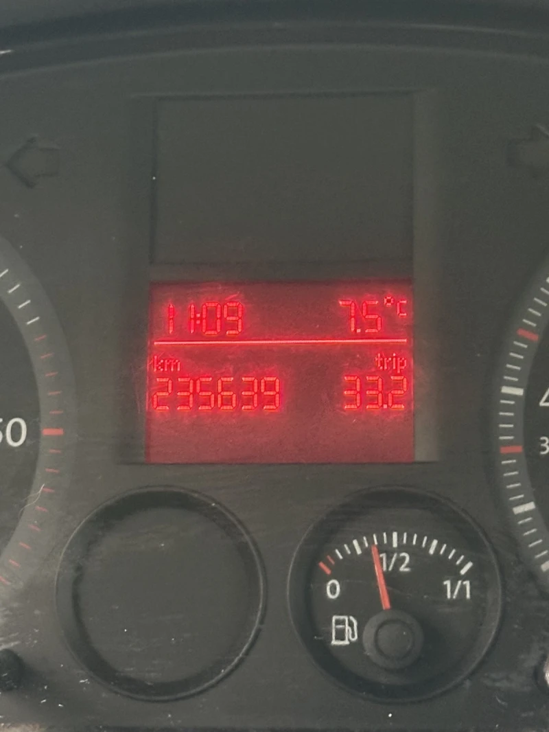 VW Caddy 2, 0 , снимка 4 - Автомобили и джипове - 52017552