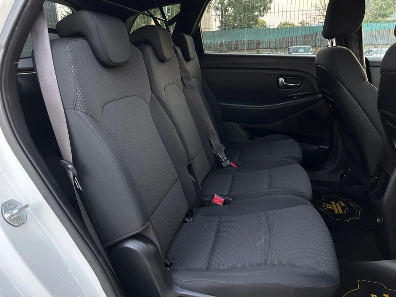 Kia Carens, снимка 14 - Автомобили и джипове - 52544784