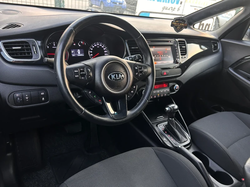 Kia Carens, снимка 9 - Автомобили и джипове - 52544784
