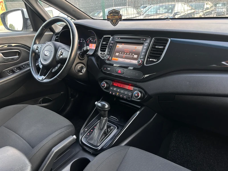 Kia Carens, снимка 11 - Автомобили и джипове - 52544784