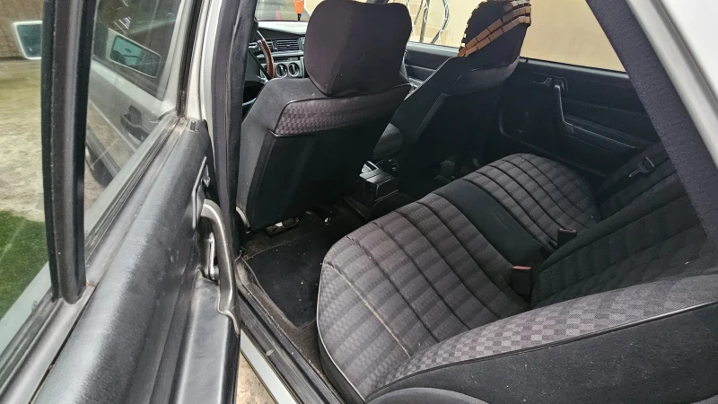 Mercedes-Benz 190 190Е* 1, 8 газ/бензин 102кс в добро състояние , снимка 9 - Автомобили и джипове - 52655440