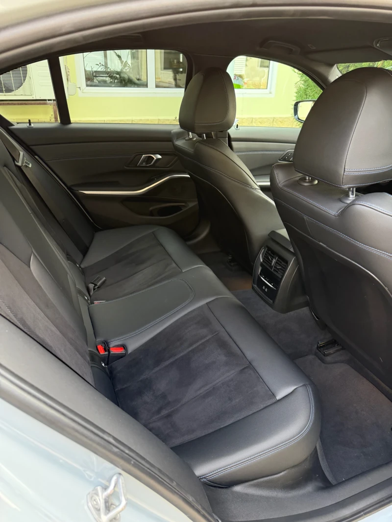 BMW 320, снимка 12 - Автомобили и джипове - 52729095