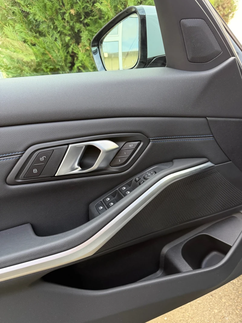 BMW 320, снимка 16 - Автомобили и джипове - 52729095