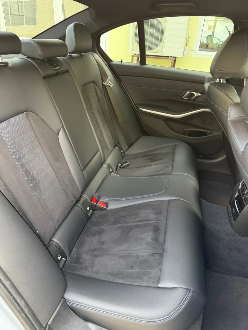 BMW 320, снимка 15 - Автомобили и джипове - 52729095