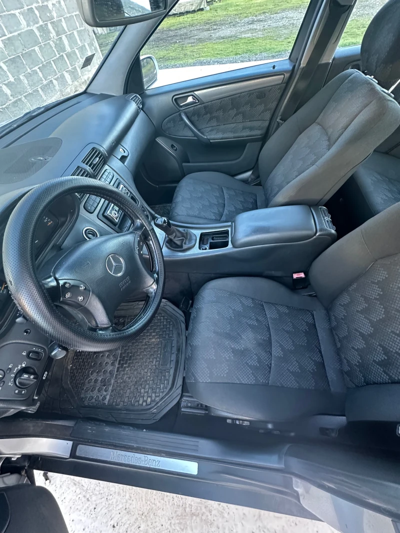 Mercedes-Benz C 270 Avangarde, снимка 8 - Автомобили и джипове - 53034979