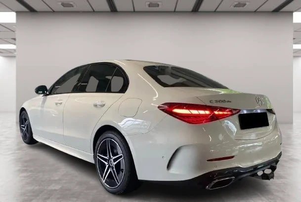 Mercedes-Benz C 300 е = AMG Line = Premium Гаранция - изображение 2
