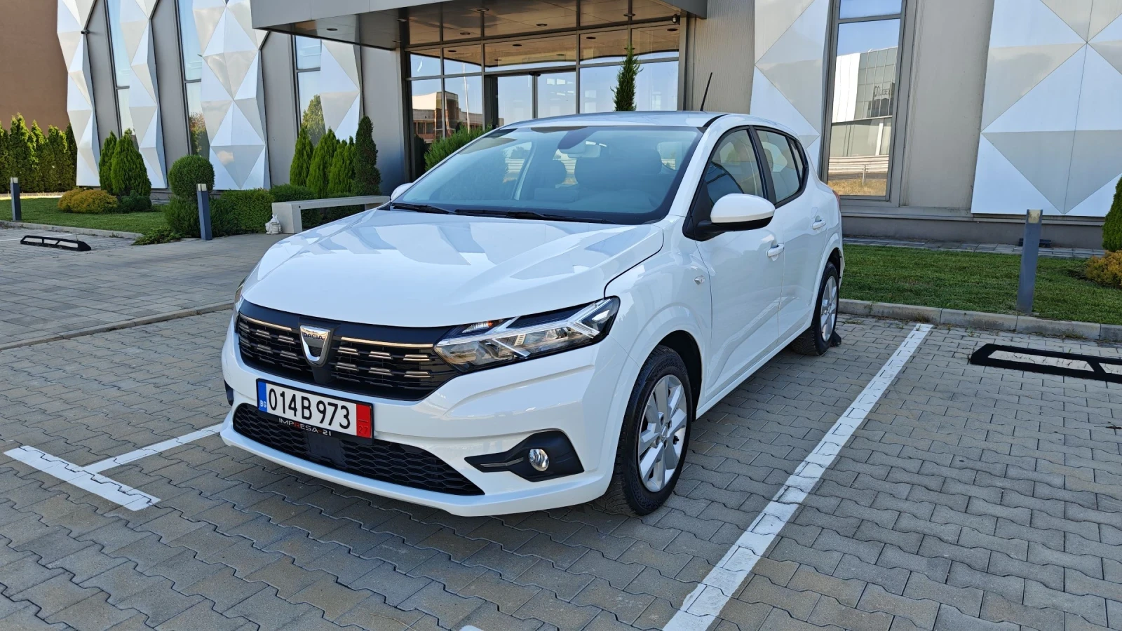 Dacia Sandero 1.0i GPL 101кс.Заводска газова уредба, всички екст, снимка 1