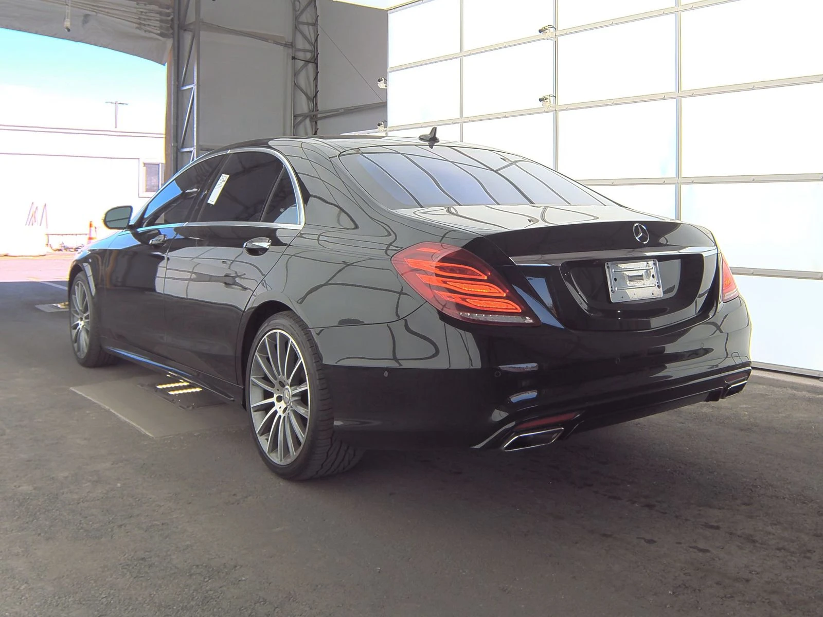 Mercedes-Benz S 500 3TV* AMG* PACK* ДИСТРОНИК* ОБДУХВАНЕ* МАСАЖ* КАМЕР - изображение 4