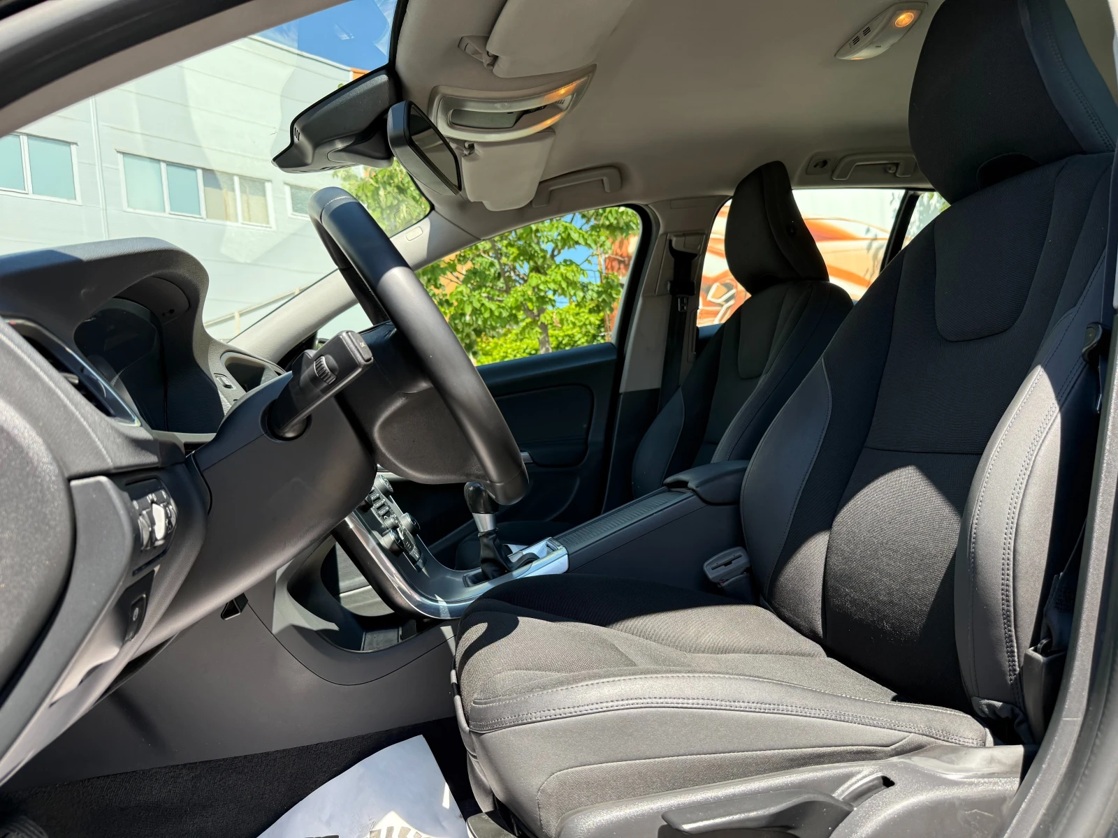 Volvo V60 1.6 Бензин - изображение 8