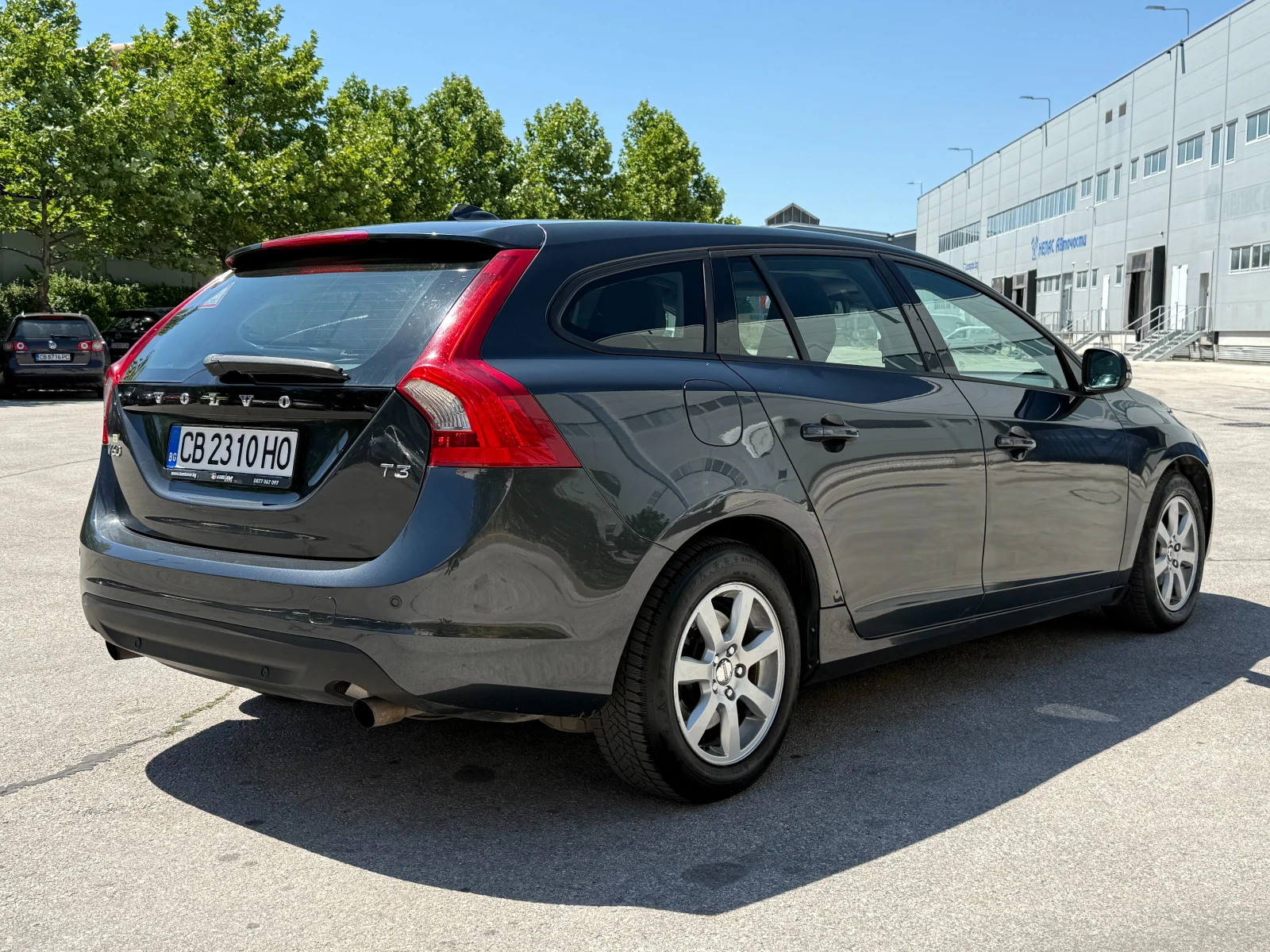 Volvo V60 1.6 Бензин - изображение 4
