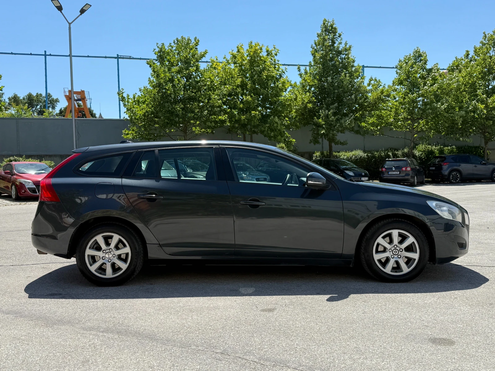Volvo V60 1.6 Бензин - изображение 5