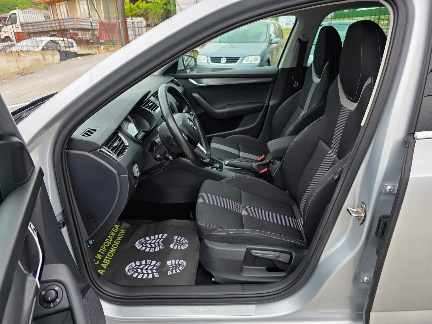 Skoda Octavia 2.0TDI 150K.C./АВТОМАТ/ЛЕД ФАР/КАР ПЛЕЙ/ДИСТРОНИК/ - изображение 6