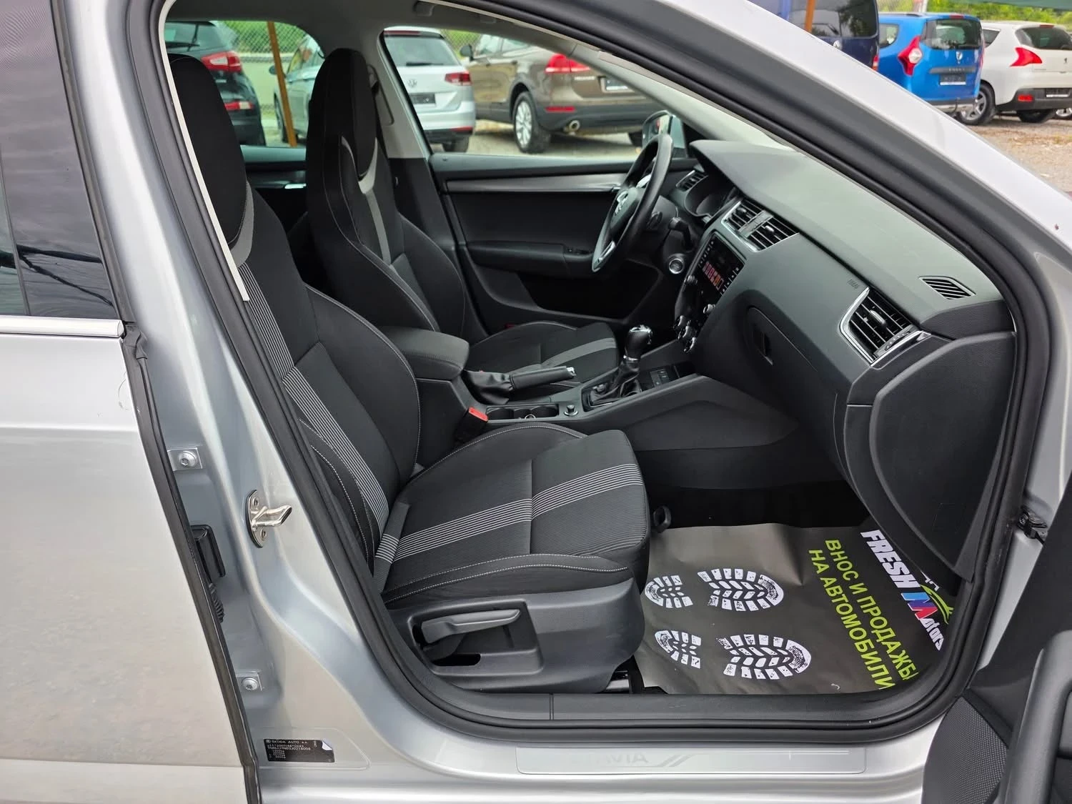 Skoda Octavia 2.0TDI 150K.C./АВТОМАТ/ЛЕД ФАР/КАР ПЛЕЙ/ДИСТРОНИК/ - изображение 8