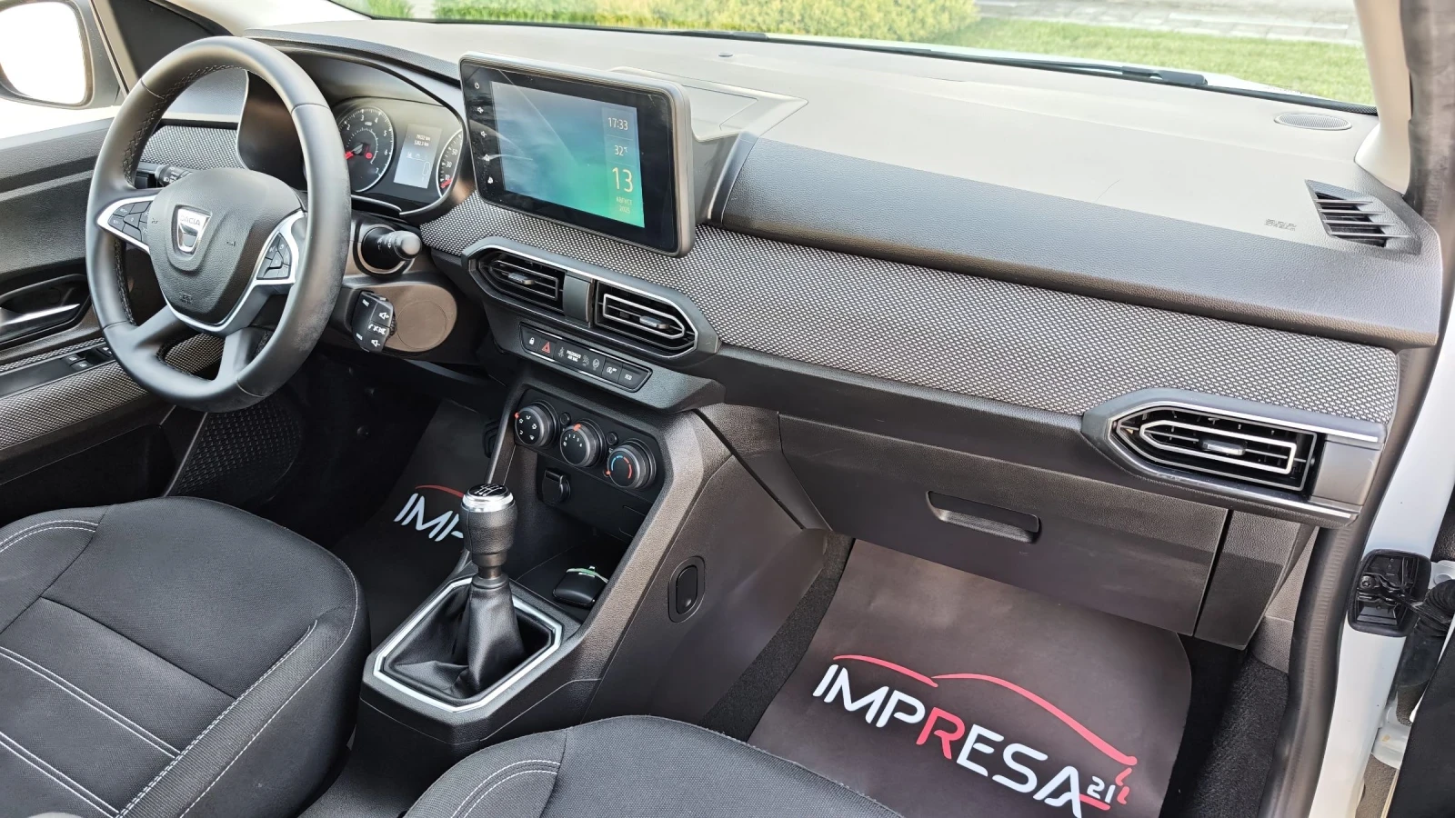 Dacia Sandero 1.0i GPL 101кс.Заводска газова уредба, всички екст - изображение 9