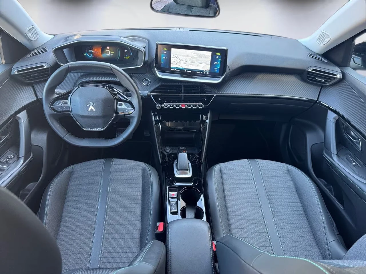 Peugeot 2008 ALLURE-PACK/136HP/FWD/DIGITAL/NAVI/360/HPUMP/686f - изображение 9