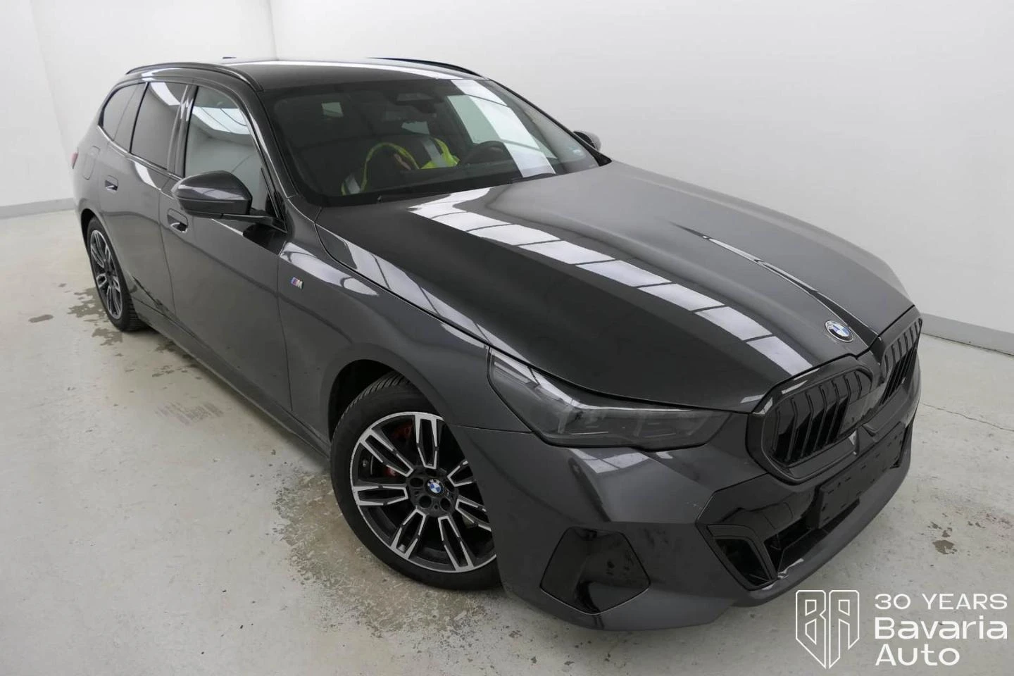 BMW 540 d xDrive Touring M Sport Paket Steptronic - изображение 4