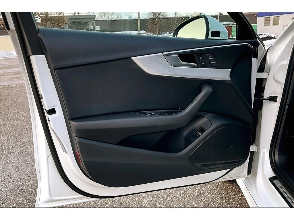 Audi A4 * Progressiv * CARFAX * ���� �� �� | Mobile.bg � ����������� 2