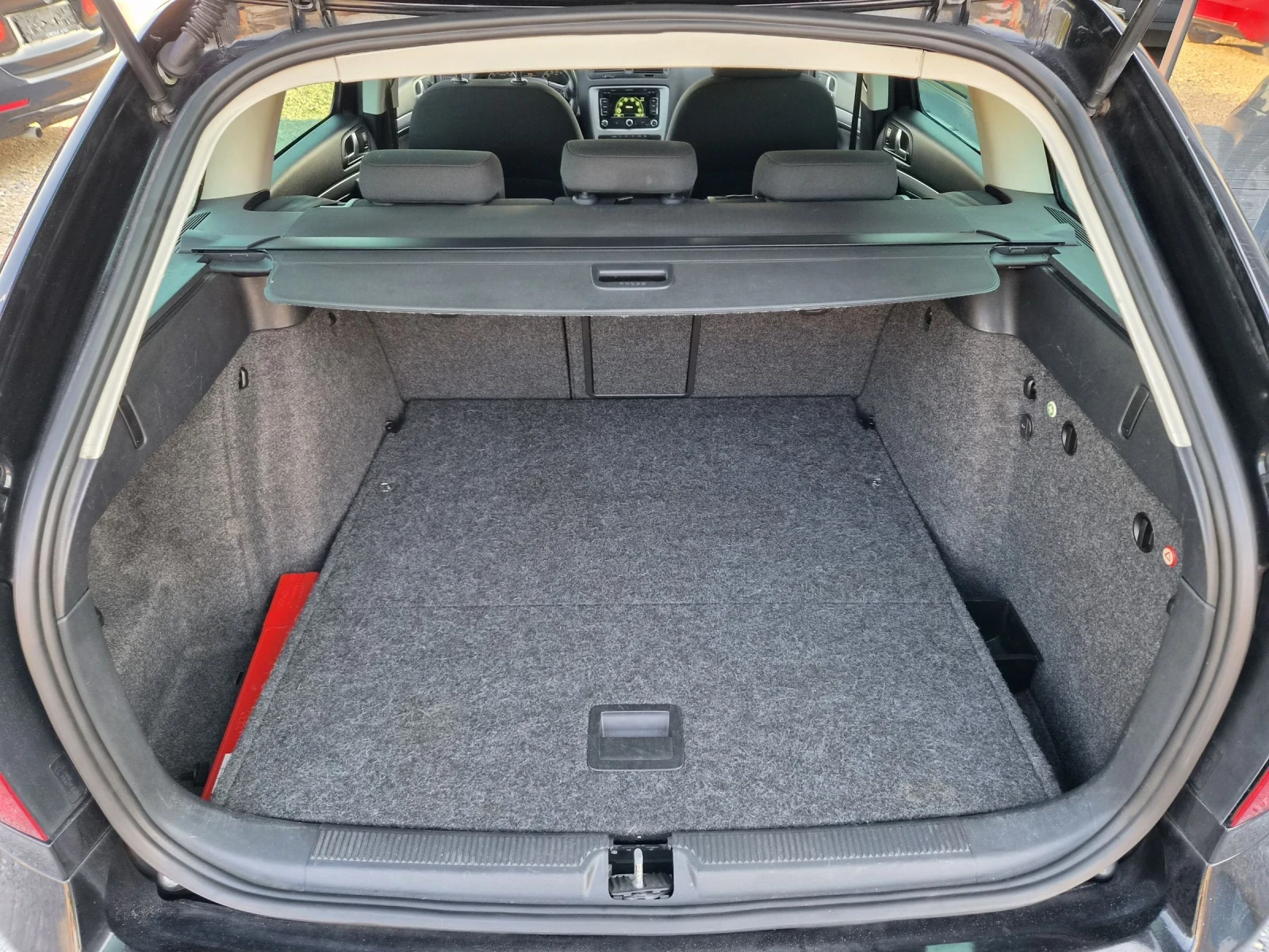 Skoda Octavia 1.6TDI AVTOMAT  EURO 5, снимка 12 - Автомобили и джипове - 52825206
