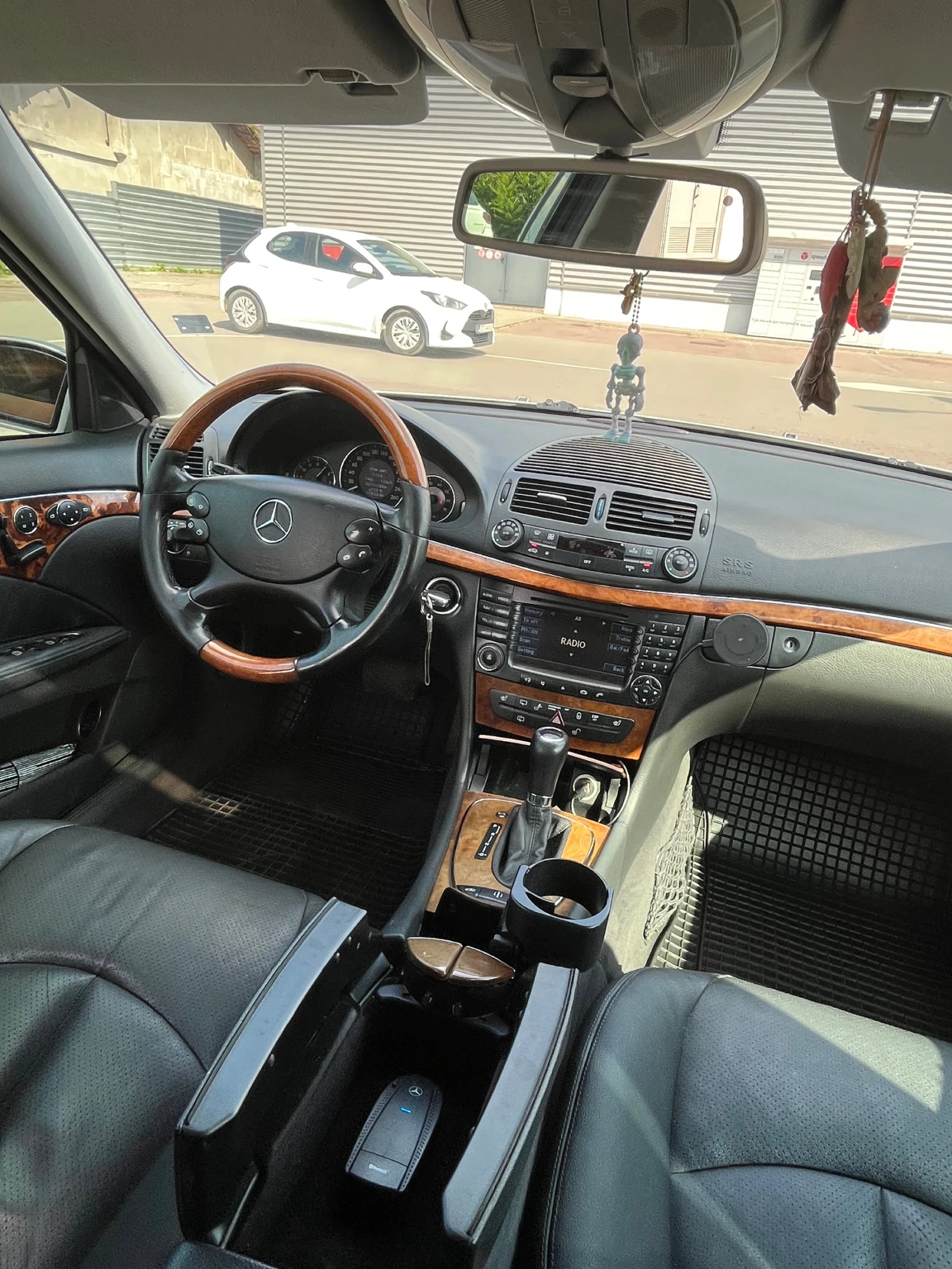 Mercedes-Benz E 320 320 224 k.c., снимка 10 - Автомобили и джипове - 55197335