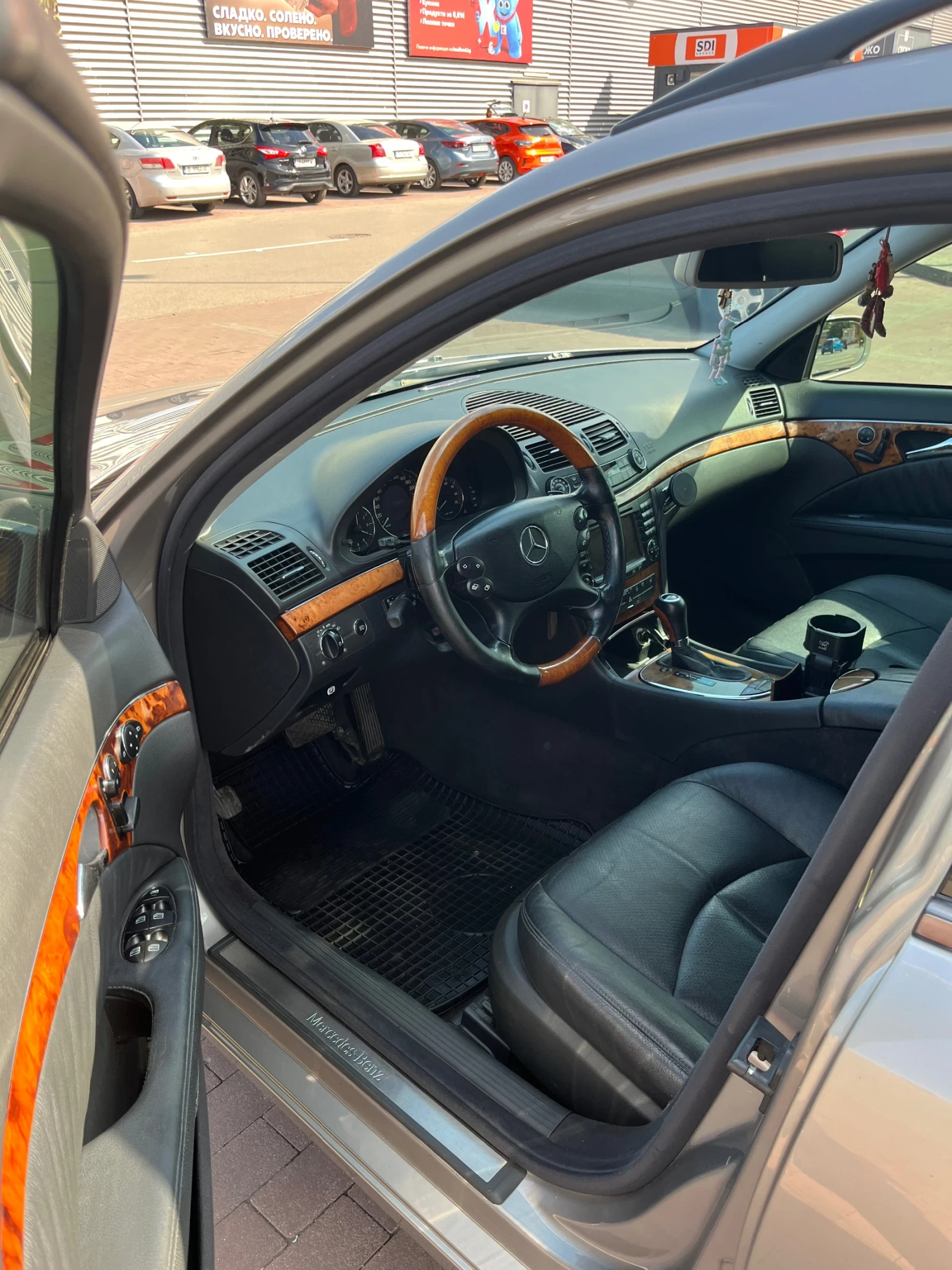 Mercedes-Benz E 320 320 224 k.c., снимка 7 - Автомобили и джипове - 55197335