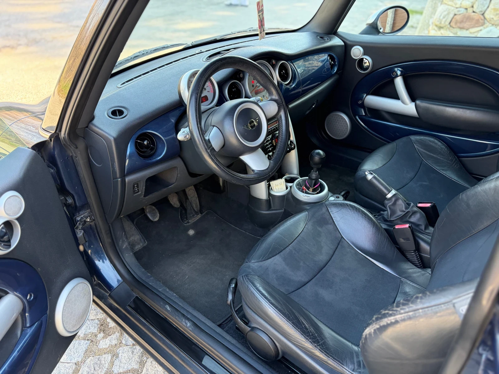 Mini One 1.6i КЛИМАТРОНИК, снимка 9 - Автомобили и джипове - 53846470