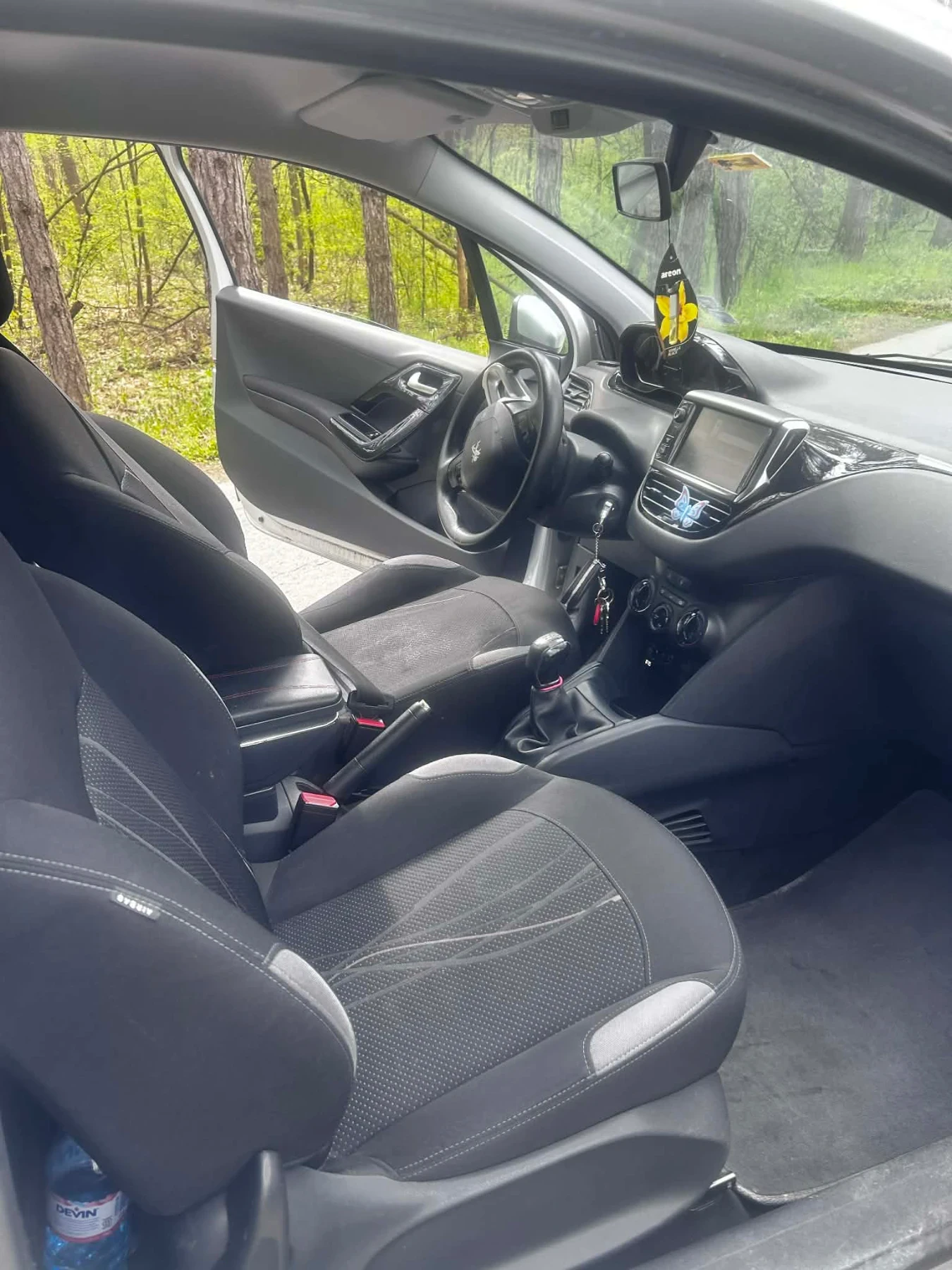 Peugeot 208 1.4, снимка 13 - Автомобили и джипове - 54316756