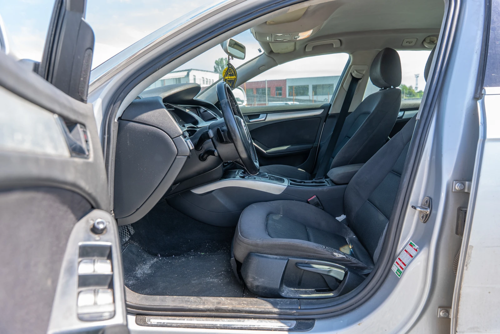 Audi A4 2.0 TDI, снимка 8 - Автомобили и джипове - 54509350