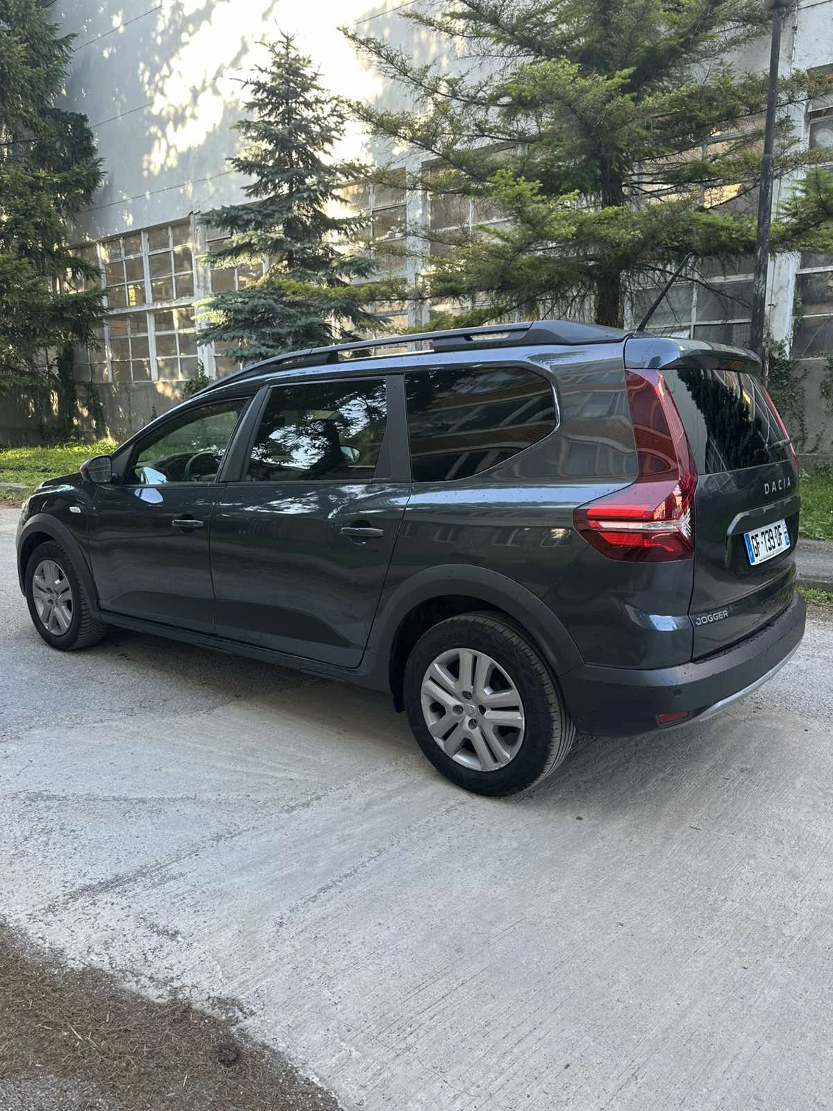 Dacia Jogger 1.0TCe* LPG* NAVI, снимка 4 - Автомобили и джипове - 54991885