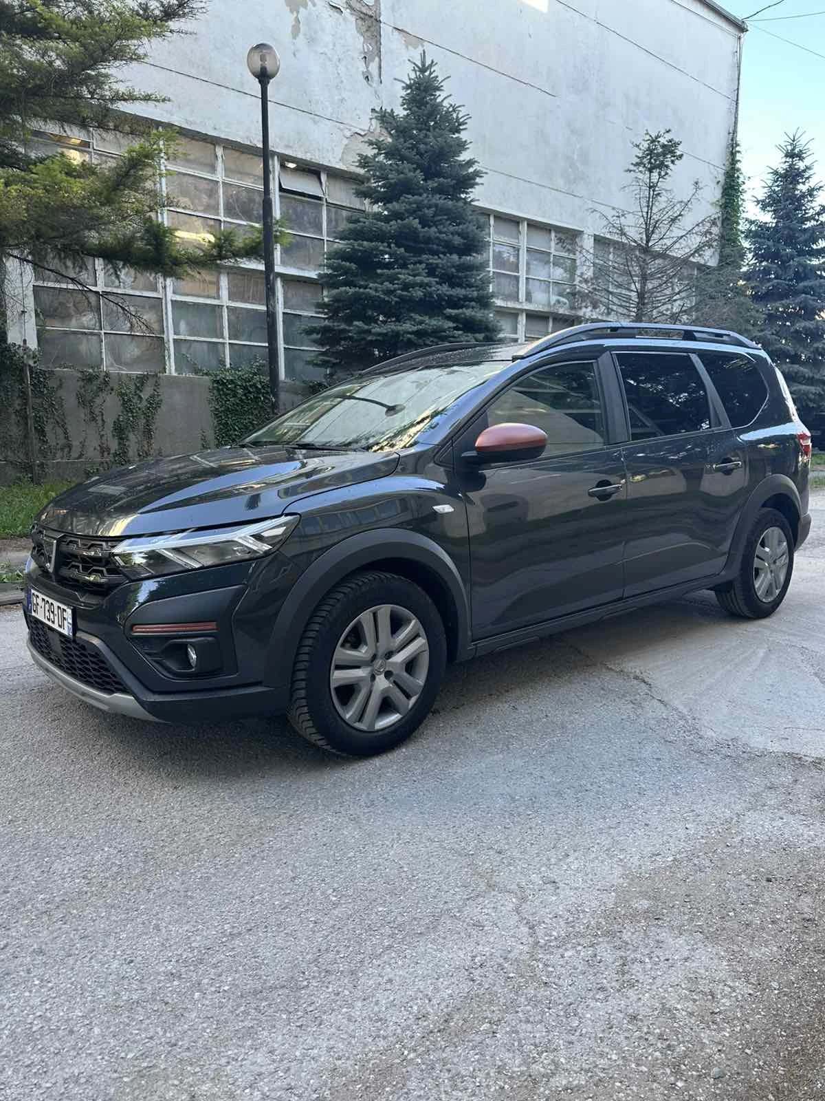 Dacia Jogger 1.0TCe* LPG* NAVI, снимка 3 - Автомобили и джипове - 54991885