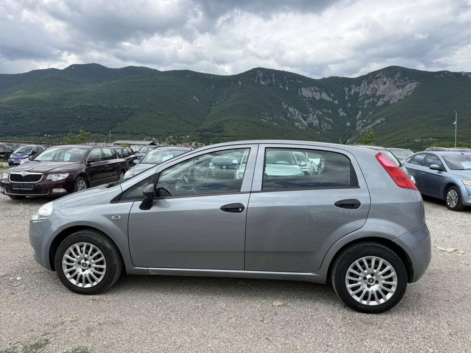 Fiat Punto 1.4 I 75 к.с. ЕВРО 4, снимка 7 - Автомобили и джипове - 55159689