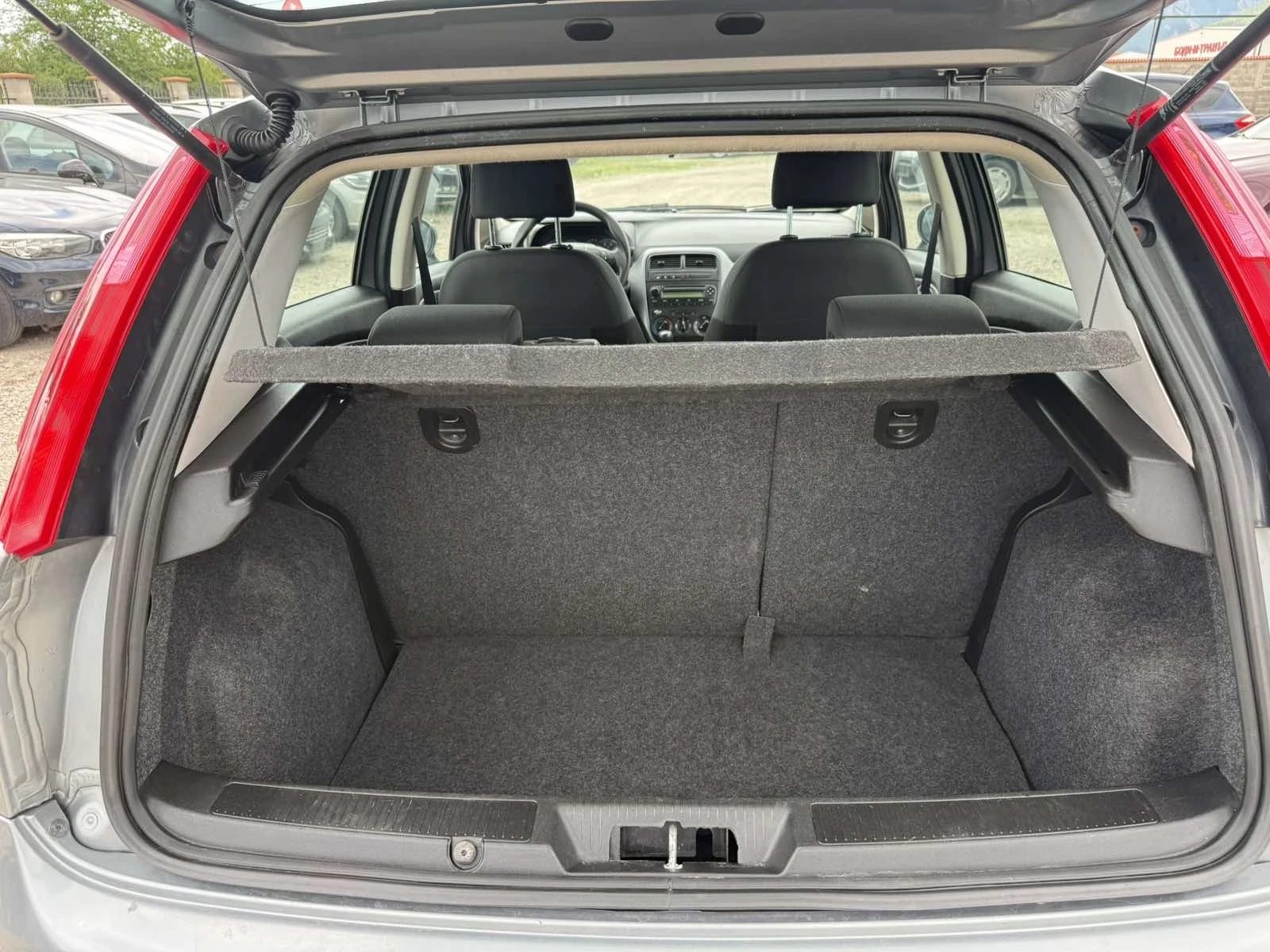 Fiat Punto 1.4 I 75 к.с. ЕВРО 4, снимка 10 - Автомобили и джипове - 55159689