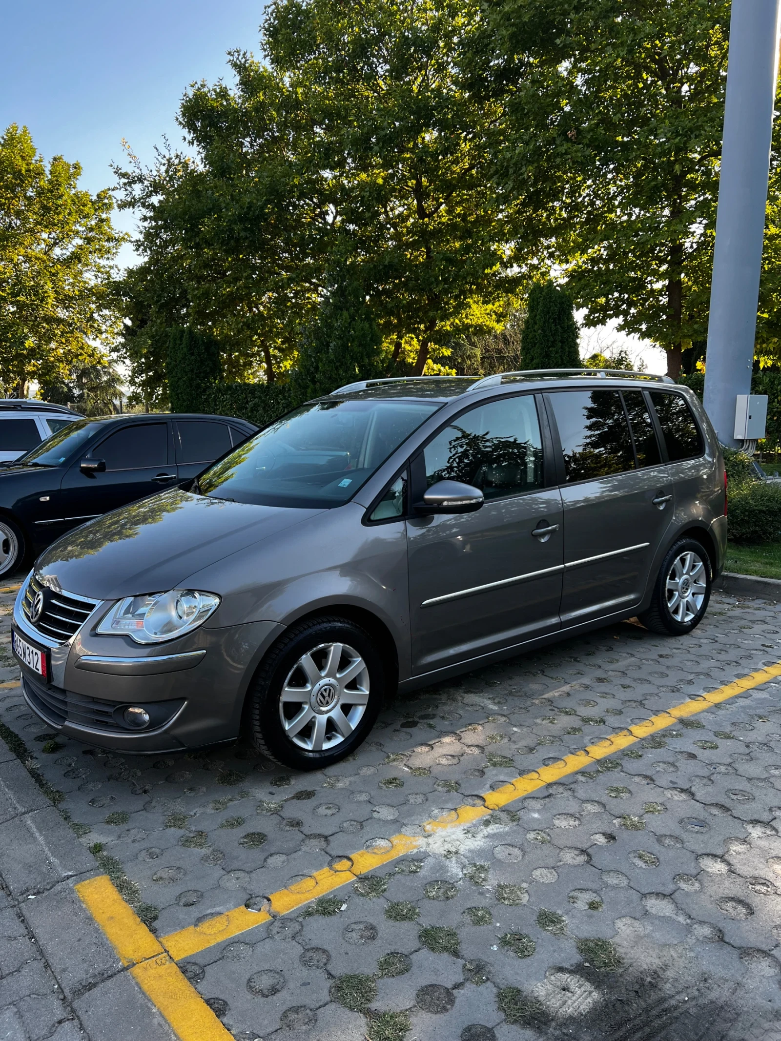 VW Touran, снимка 2 - Автомобили и джипове - 55500286