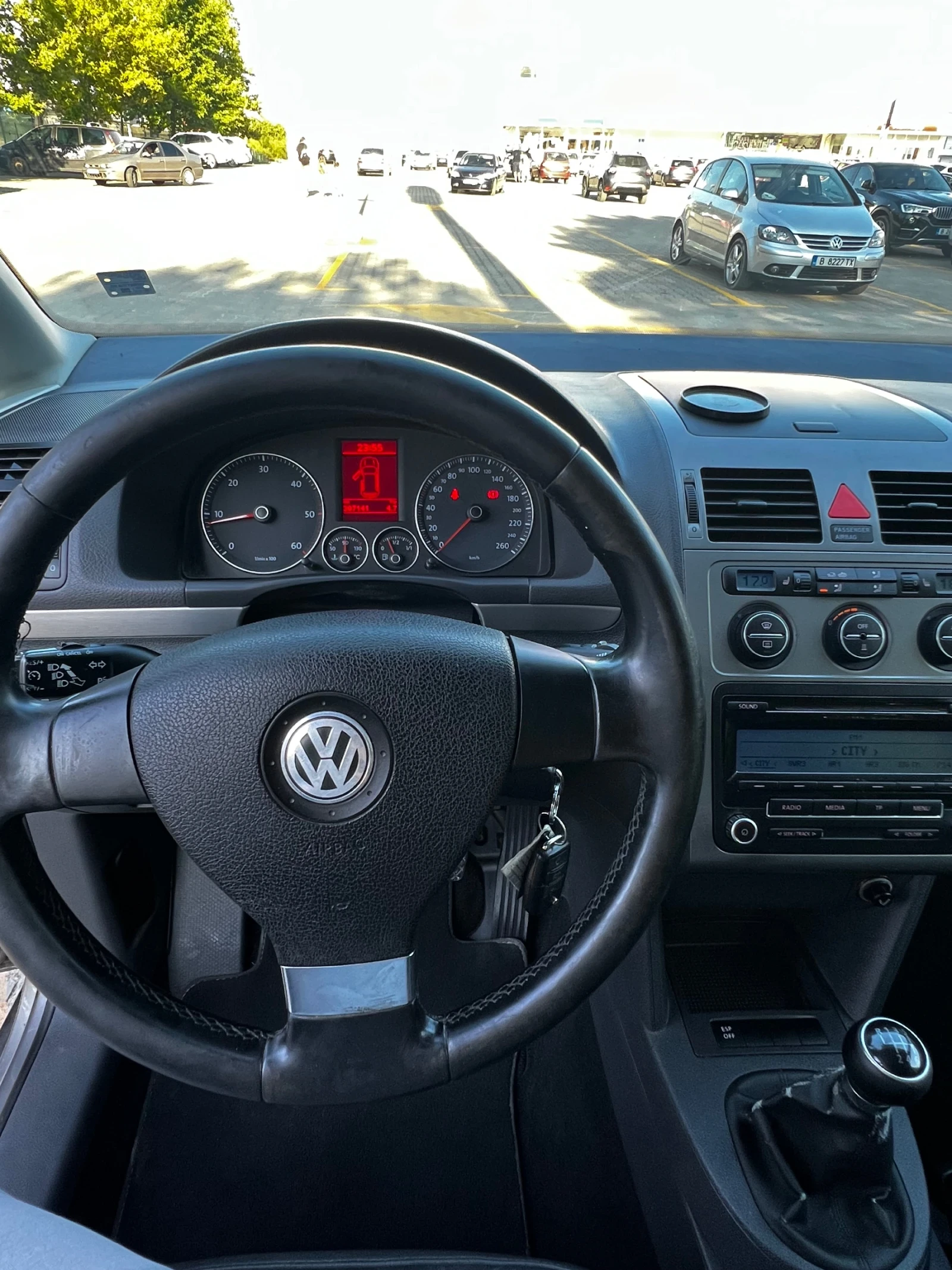VW Touran, снимка 13 - Автомобили и джипове - 55500286